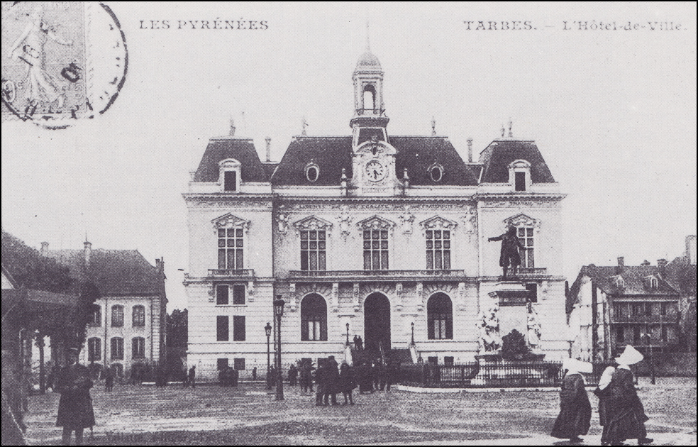 Place de la Mairie 2-1-800.jpg